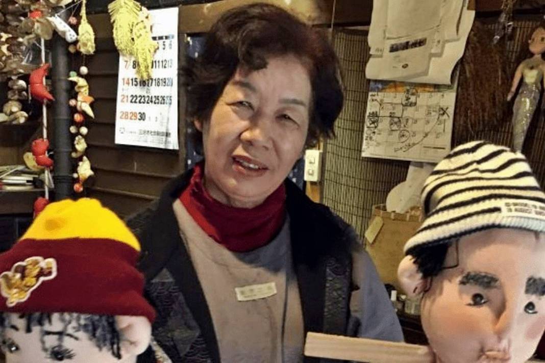 Bu köye gelenler gözlerine inanamıyor: Tüyler ürperten manzara! Hepsi yetişkin insan boyutlarında 1